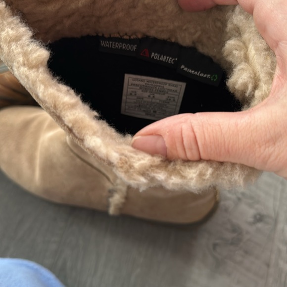 Patagonia boots 8.5 - Picture 2 of 3